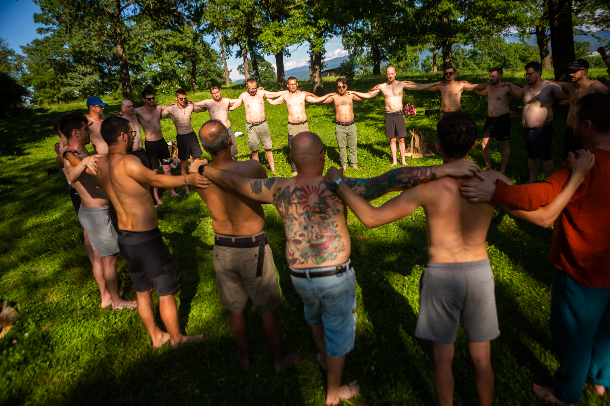 Dinastia Bărbaților - Taberele pentru Bărbați