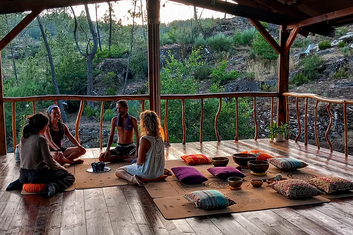 Retreat de Dans Ecstatic și Artă Intuitivă „Corpul care Creează”