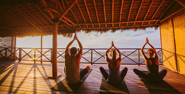 Retreat de meditație contemplativă și yoga restaurativă la mare